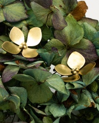 Boucles d'oreilles hortensias moyen modèles en laiton